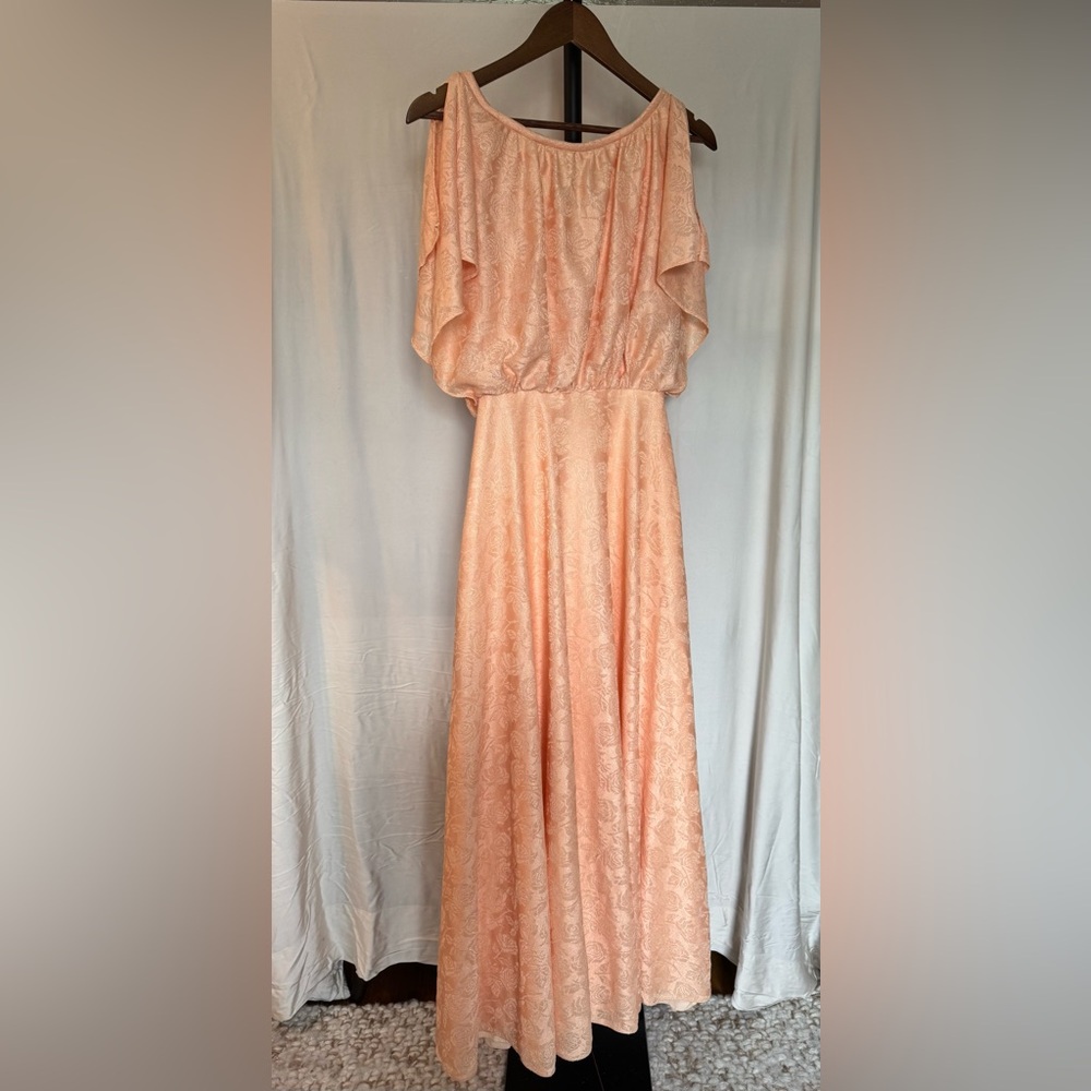 Vintage Peach Lace Maxi Dress with Blouson Top